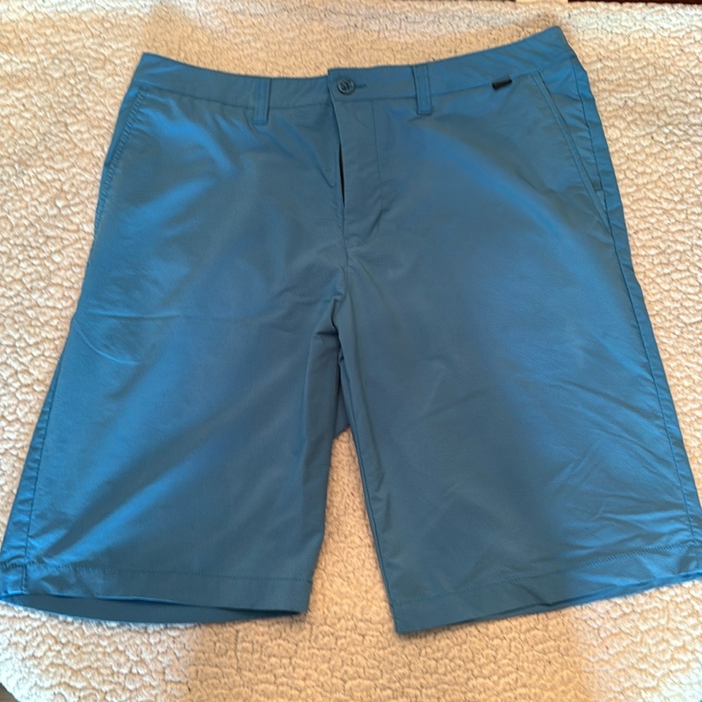 Travis Mathew Side Walk Surfer Golf Shorts.  Carolina Blue.  Size 36.